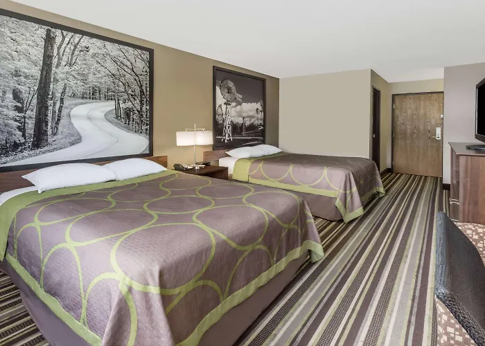 Super 8 By Wyndham Plymouth
