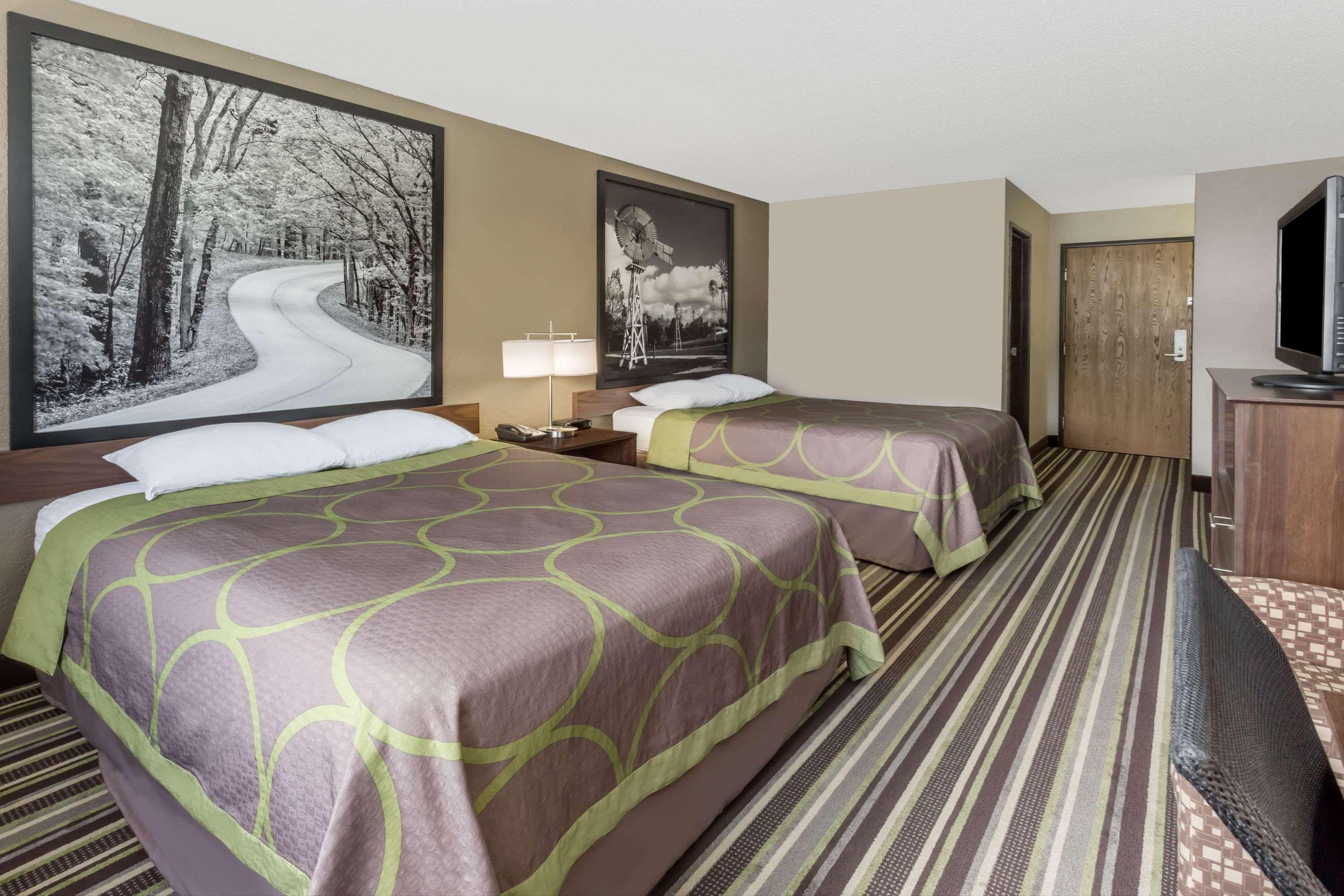 Hotel Super 8 By Wyndham 2*