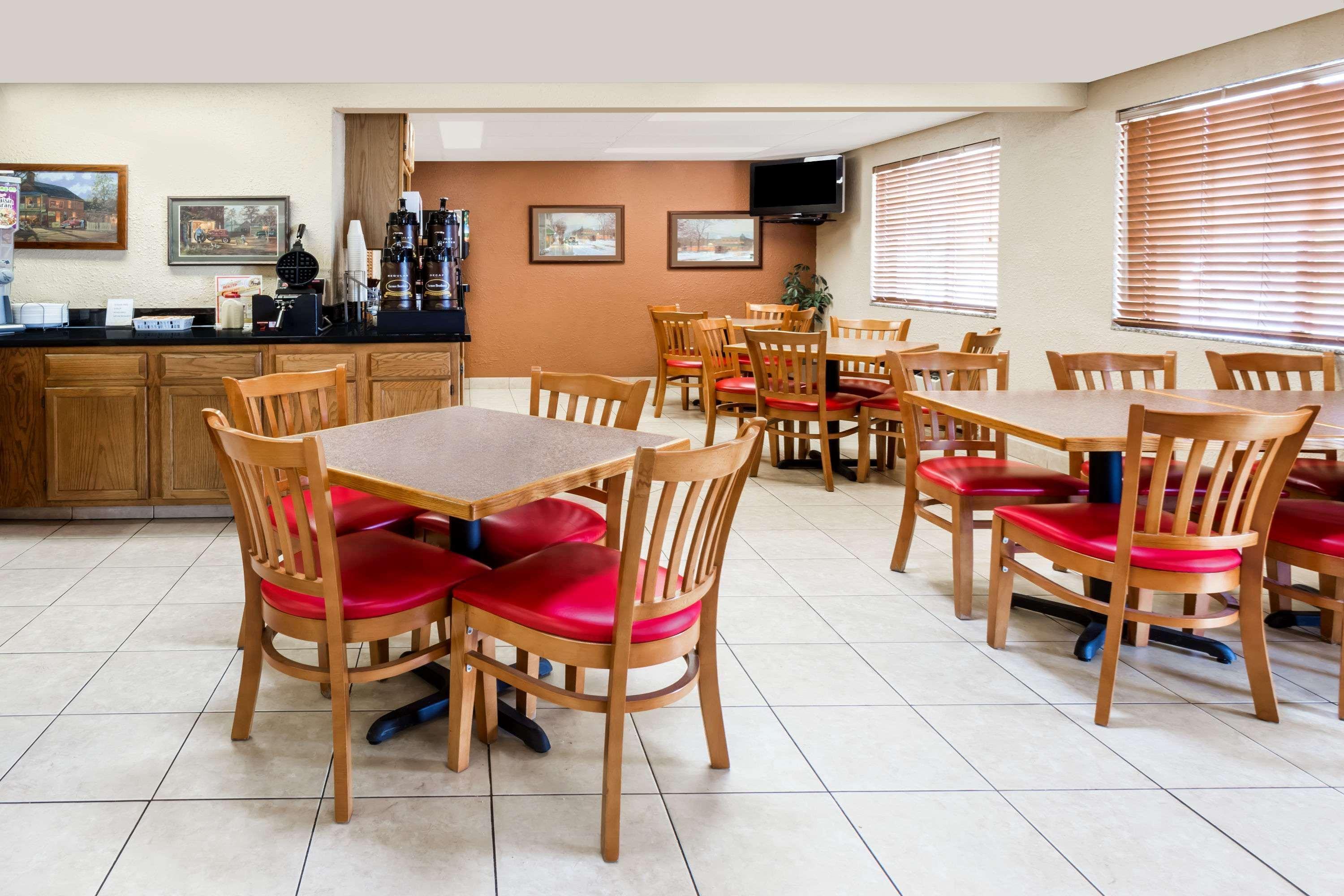 Super 8 By Wyndham Hotel Plymouth