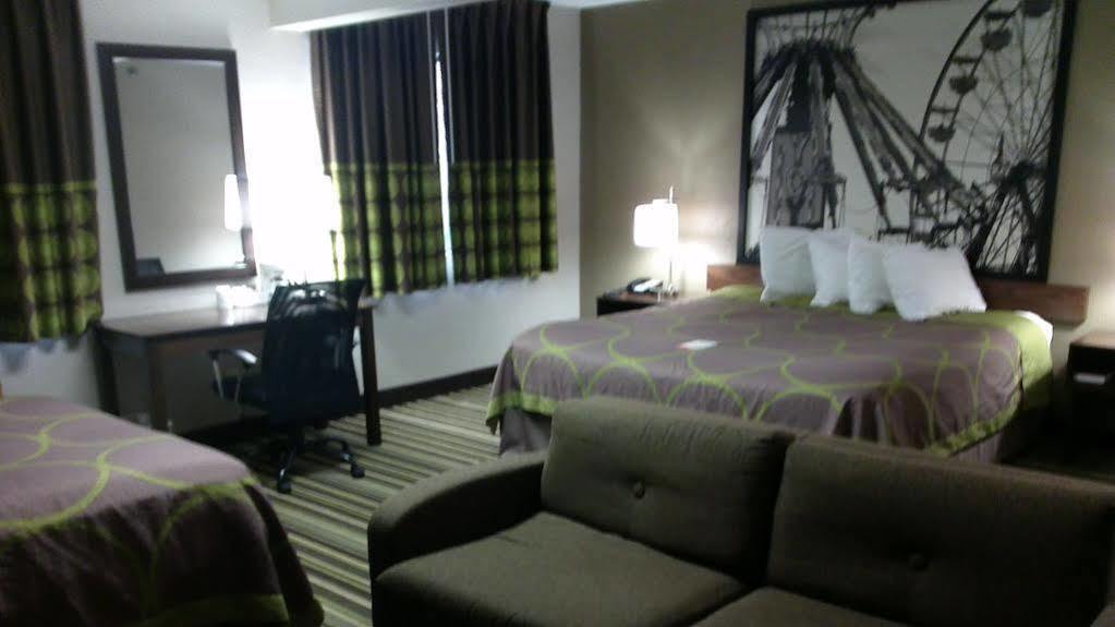 Super 8 By Wyndham Hotel